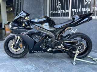Yamaha YZF-R1 2004-thumb-9