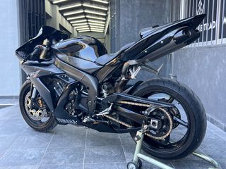 Yamaha YZF-R1 2004-thumb-10