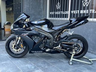 Yamaha YZF-R1 2004-thumb-32