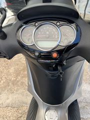 Piaggio Beverly 350 2012-thumb-5