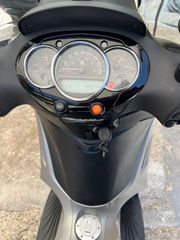 Piaggio Beverly 350 2012-thumb-6