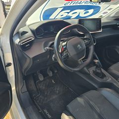 Peugeot 208 2022-thumb-4