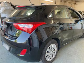 Hyundai i 30 2015 1.6 CRDI BLUE TREND !!-thumb-9