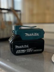 Makita Power Bank Σετ – Γνήσια Μπαταρία 18V (5.0Ah) & Αντάπτορας USB ADP05