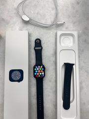 Apple Watch Series 8 Aluminium 45mm Αδιάβροχο με Παλμογράφο (Midnight with Midnight Sport Band)