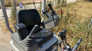 Εκσκαφέας Με Ερπύστριες Takeuchi 2015 TB 210R-thumb-5