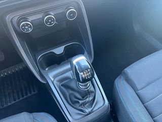 Citroen C3 2025 PLUS 1.2T 100HP-thumb-11