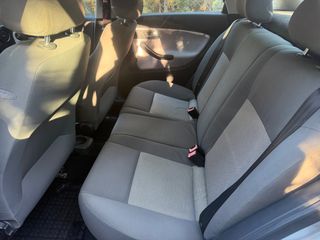 Seat Ibiza 2004-thumb-9