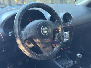 Seat Ibiza 2004-thumb-11