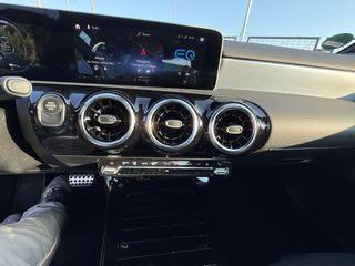 Mercedes-Benz A 250 2020 Limousine 250e AMG Line-thumb-13