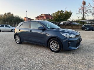 Kia Rio 2019-thumb-1