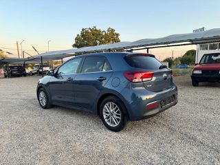 Kia Rio 2019-thumb-2