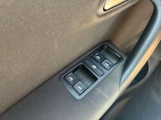Volkswagen Polo 2015-thumb-10
