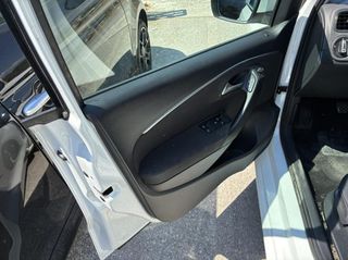 Volkswagen Polo 2015-thumb-9