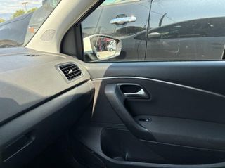 Volkswagen Polo 2015-thumb-19