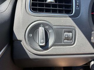 Volkswagen Polo 2015-thumb-11