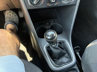 Volkswagen Polo 2015-thumb-17