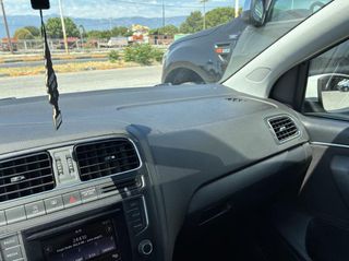 Volkswagen Polo 2015-thumb-20