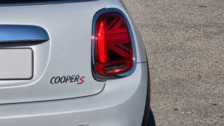 Mini Cooper S 2018-thumb-10