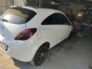 Opel Corsa 2013-thumb-3
