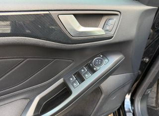 Ford Focus 2019 ST LINE | LED | CAMERA | NAVI | CLIMA-thumb-12