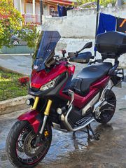 Βαλίτσα γνήσια yamaha 50 lt μαζί με universal βάση