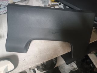 ΑΕΡΟΣΑΚΟΣ ΠΟΔΙΩΝ ΓΙΑ TOYOTA AURIS '15-'18