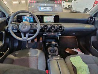 Mercedes-Benz A 160 2022 A-CLASS A 160 1.3-thumb-4