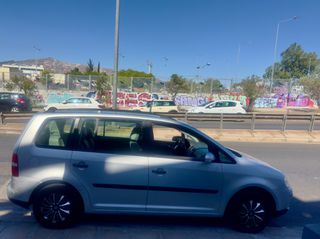 Volkswagen Touran 2004 1.6 FSI FULL BOOK SERVICE-thumb-2