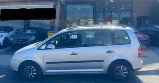 Volkswagen Touran 2004 1.6 FSI FULL BOOK SERVICE-thumb-5