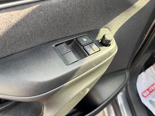 Toyota Yaris 2025 1.5H HEV LIVE ΕΓΓΥΗΣΗ 18.249ΧΛΜ-thumb-33