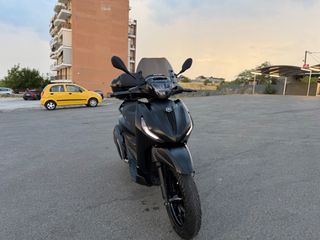 Piaggio Beverly 400 2024 HPE DEEP BLACK