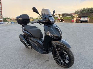 Piaggio Beverly 400 2024 HPE DEEP BLACK-thumb-2