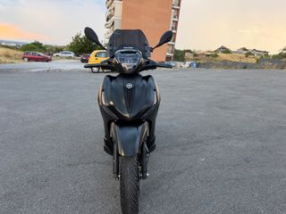 Piaggio Beverly 400 2024 HPE DEEP BLACK-thumb-3