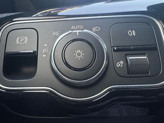 Mercedes-Benz A 180 2020 AMG LINE-thumb-52