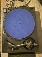Technics SL-1210MK2-thumb-1