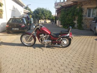 Suzuki Intruder C 2000-thumb-4