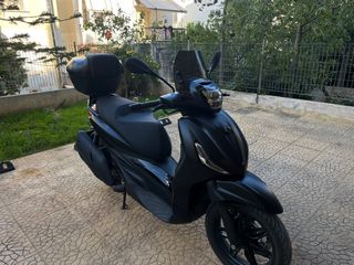 Piaggio Beverly 400 2024 HPE DEEP BLACK-thumb-2