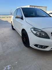 Mercedes-Benz B 180 2012