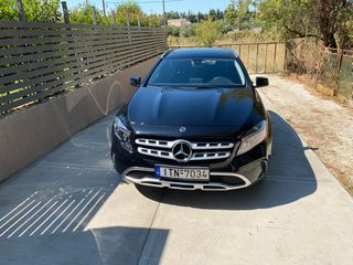Mercedes-Benz GLA 180 2018 D URBAN 7G-DCT