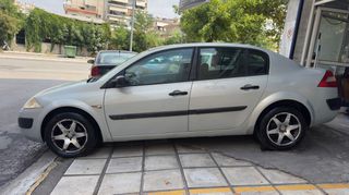 Renault Megane 2003-thumb-3