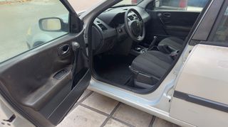 Renault Megane 2003-thumb-44