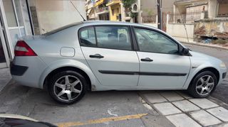 Renault Megane 2003-thumb-11