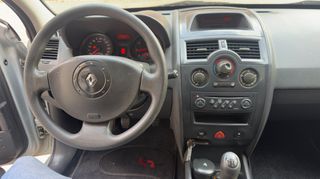 Renault Megane 2003-thumb-28