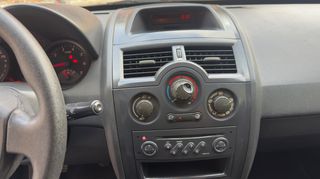 Renault Megane 2003-thumb-29