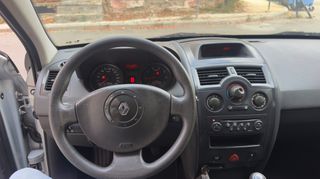 Renault Megane 2003-thumb-30