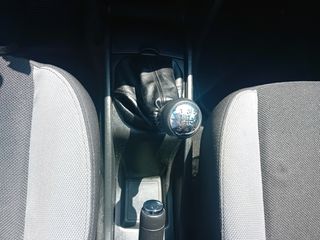 Peugeot 207 2008-thumb-13