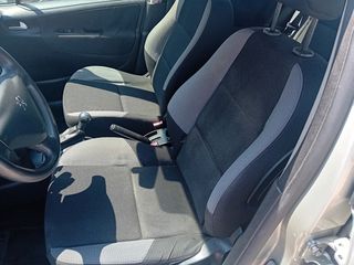 Peugeot 207 2008-thumb-16
