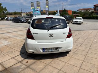 Hyundai i 20 2010-thumb-4