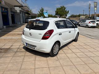 Hyundai i 20 2010-thumb-5